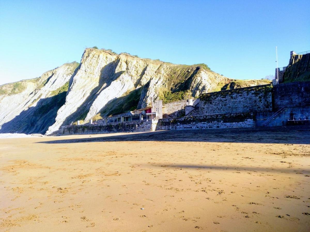 Apartamento Costa II Con Parking Exterior Comunitario Zumaia Luaran gambar