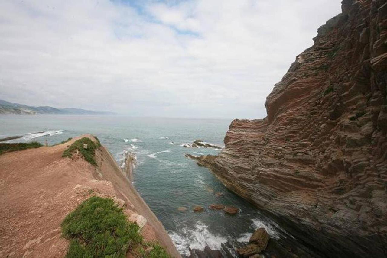 Apartamento Costa II Con Parking Exterior Comunitario Zumaia Luaran gambar